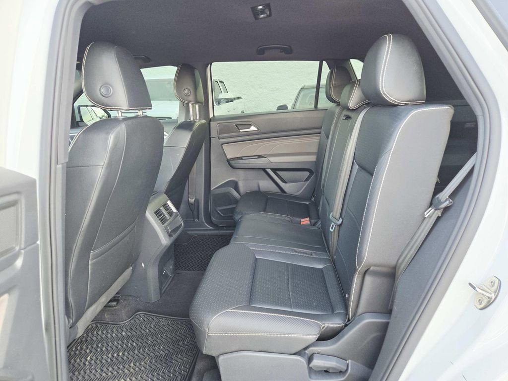 Used 2021 Volkswagen Atlas Cross Sport SE image 12