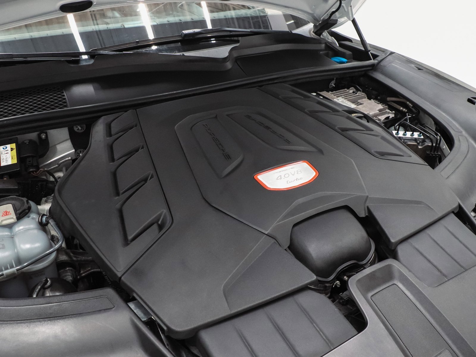 Used 2020 Porsche Cayenne Turbo image 43