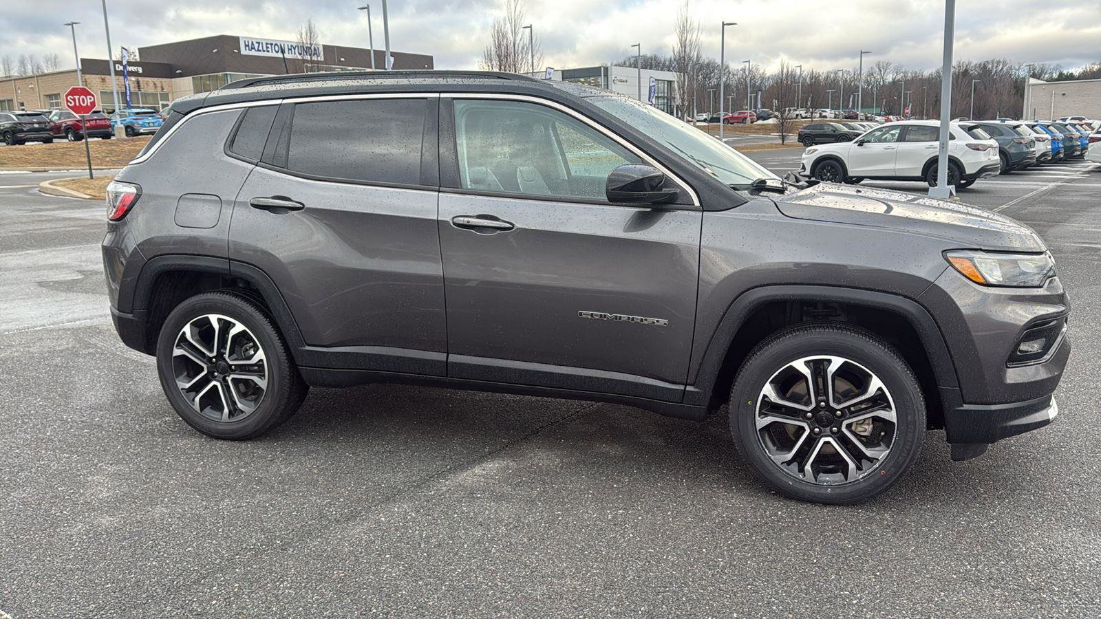 Used 2022 Jeep Compass Limited image 3