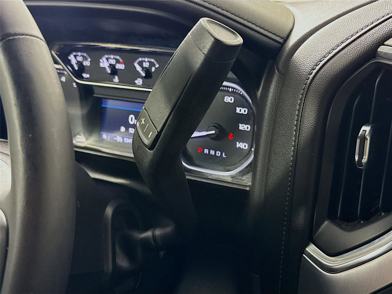 Used 2020 GMC Sierra 1500 SLT w/ Driver Alert Package II AWD/4WD image 16