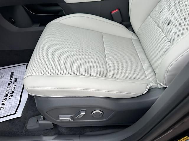 Used 2026 Hyundai Santa Fe SEL image 8