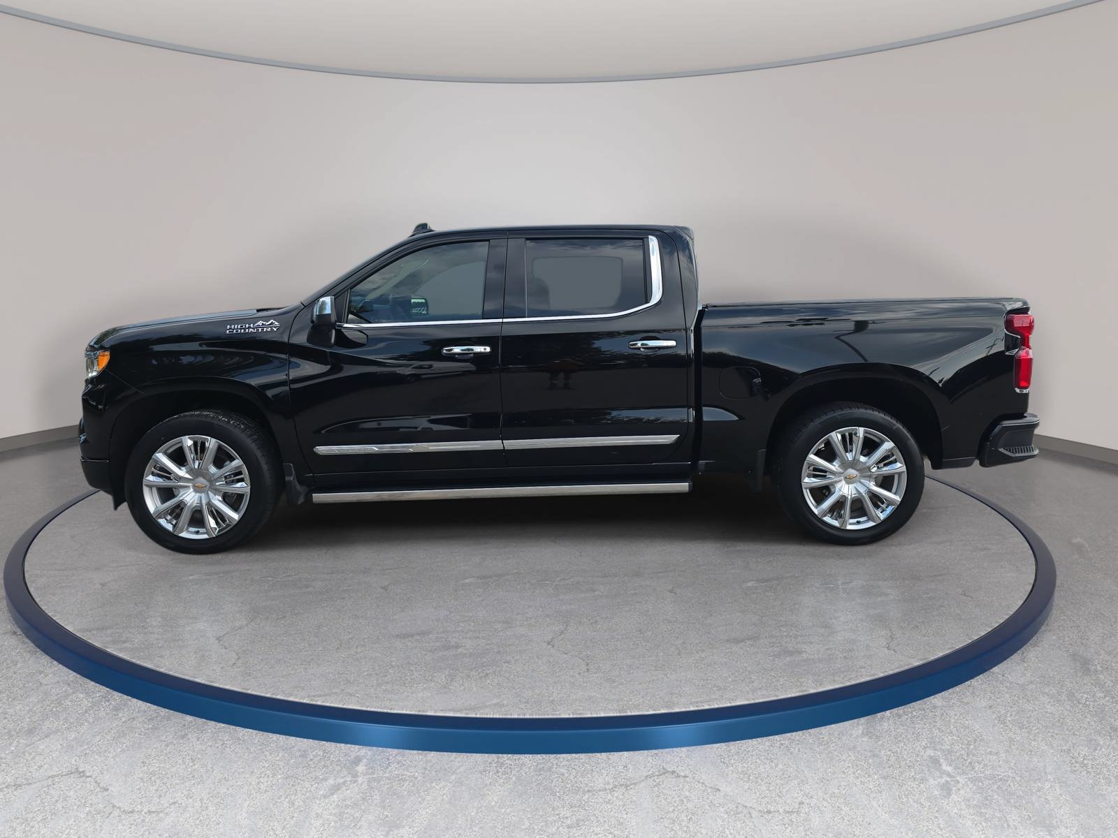 Used 2023 Chevrolet Silverado 1500 High Country w/ High Country Premium Package AWD/4WD image 8