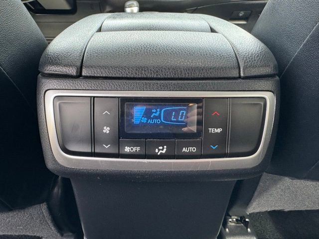 Used 2018 Toyota Highlander Limited AWD/4WD image 19