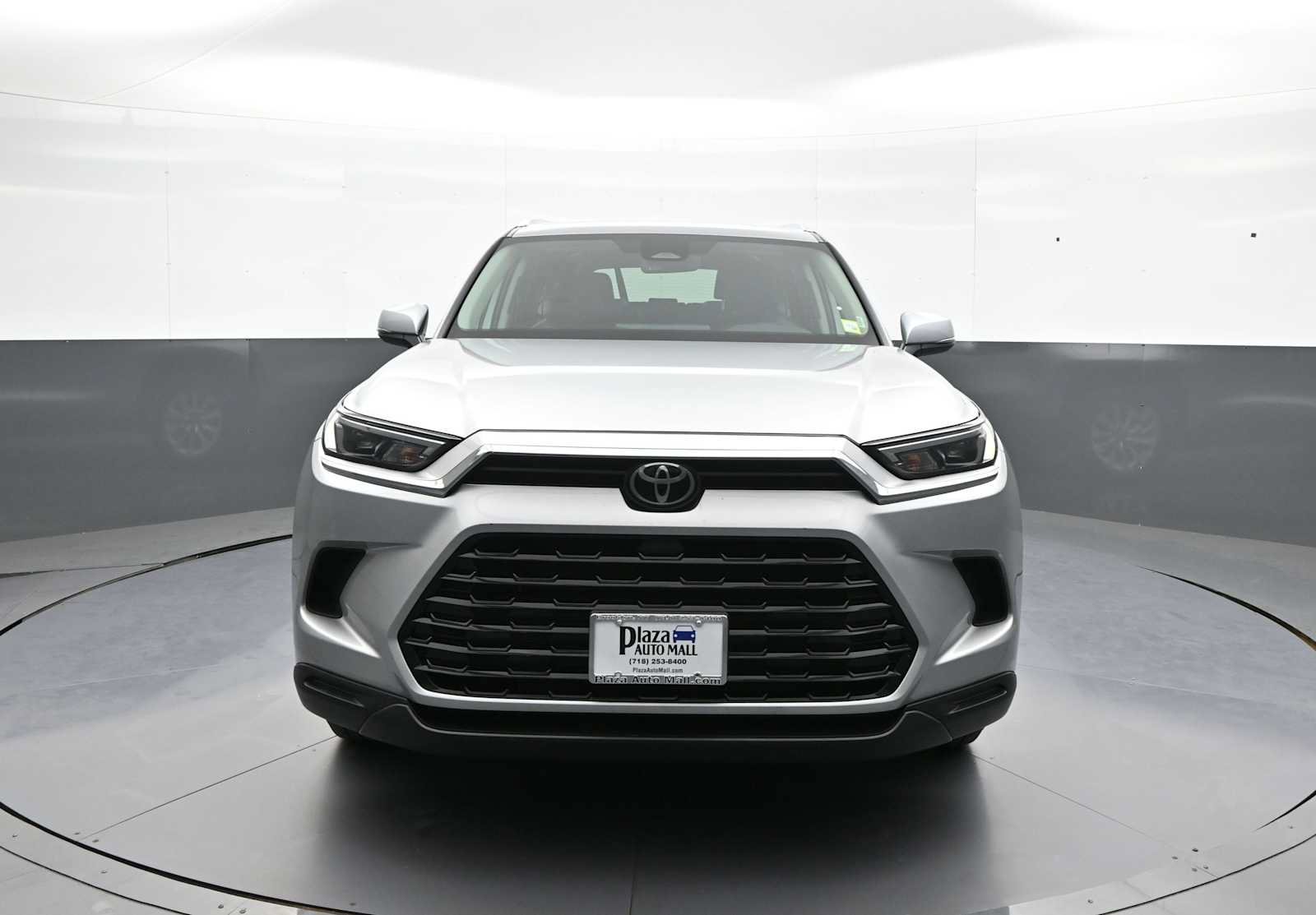Certified 2025 Toyota Grand Highlander AWD image 2