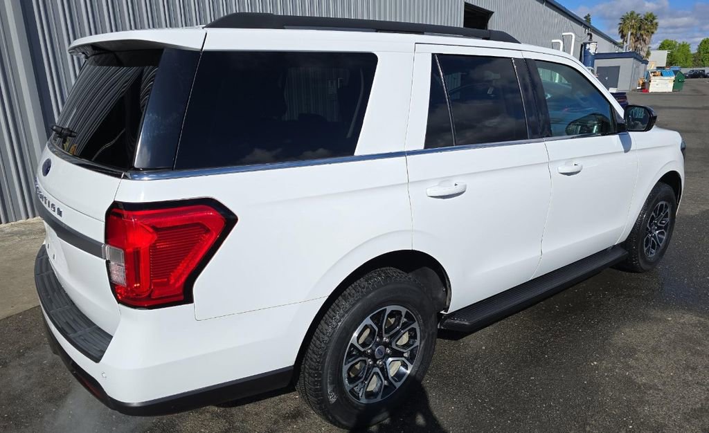 Used 2022 Ford Expedition XL image 2