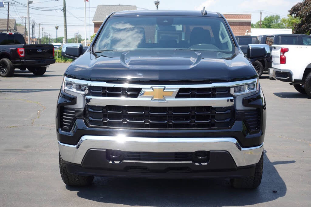 Used 2024 Chevrolet Silverado 1500 LT AWD/4WD image 6
