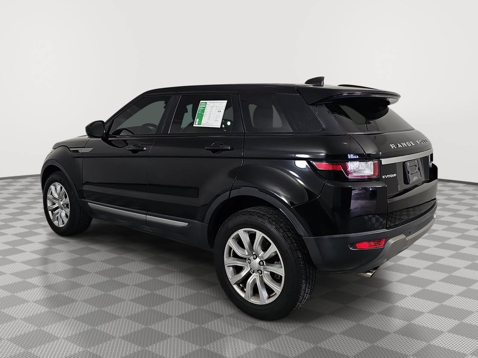 Used 2018 Land Rover Range Rover Evoque SE AWD/4WD image 6