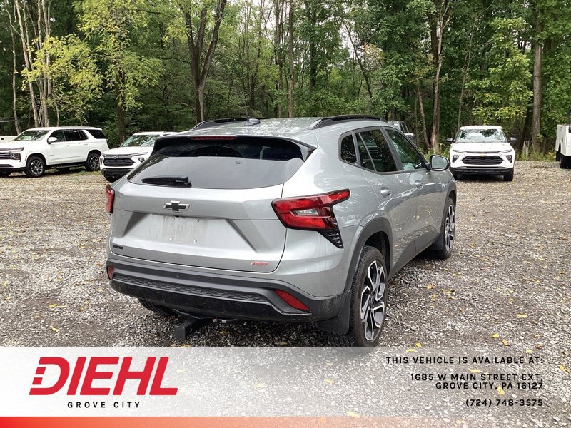 Used 2025 Chevrolet Trax RS w/ Driver Confidence Package FWD image 7