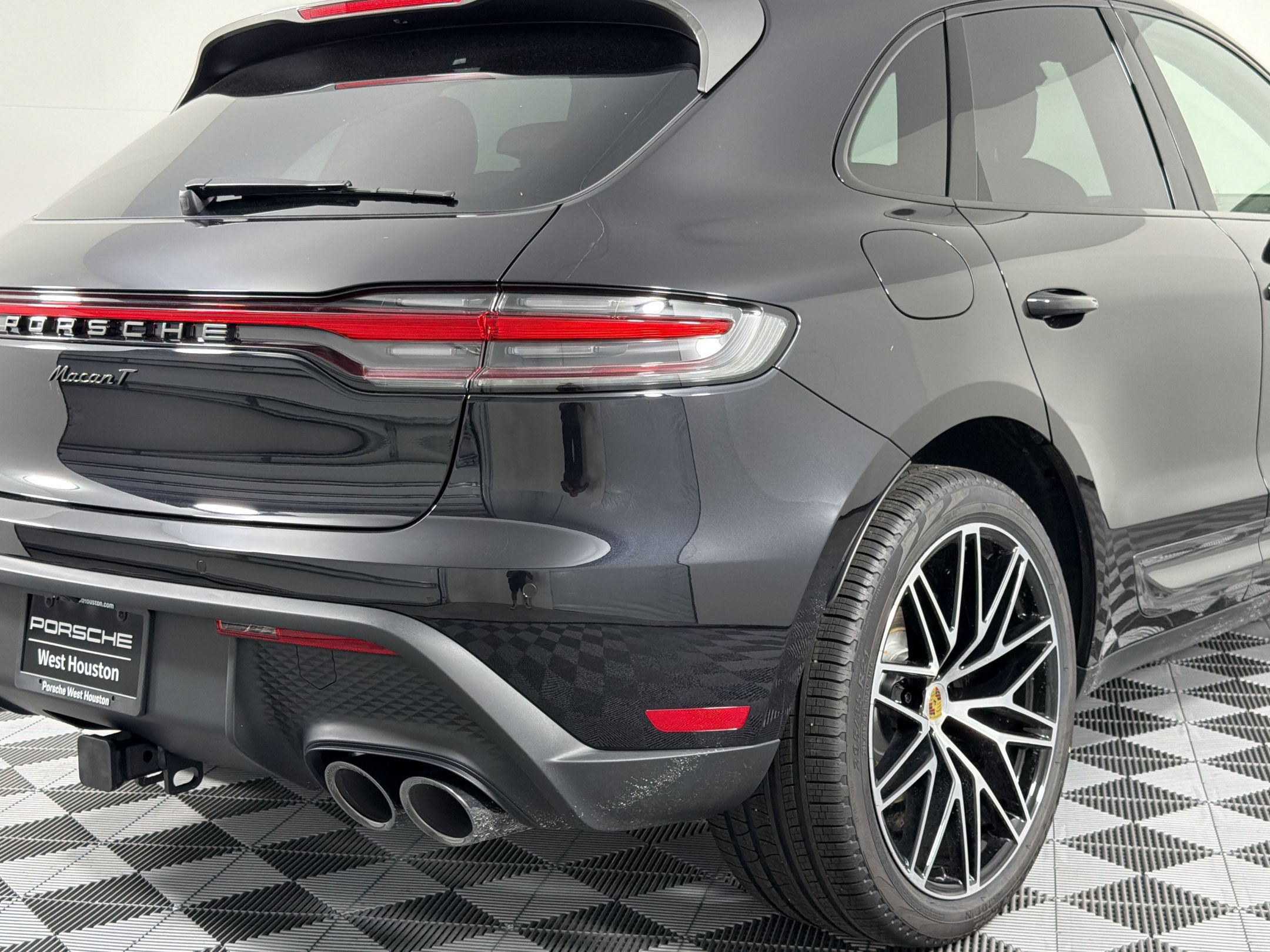 New 2026 Porsche Macan AWD/4WD image 27