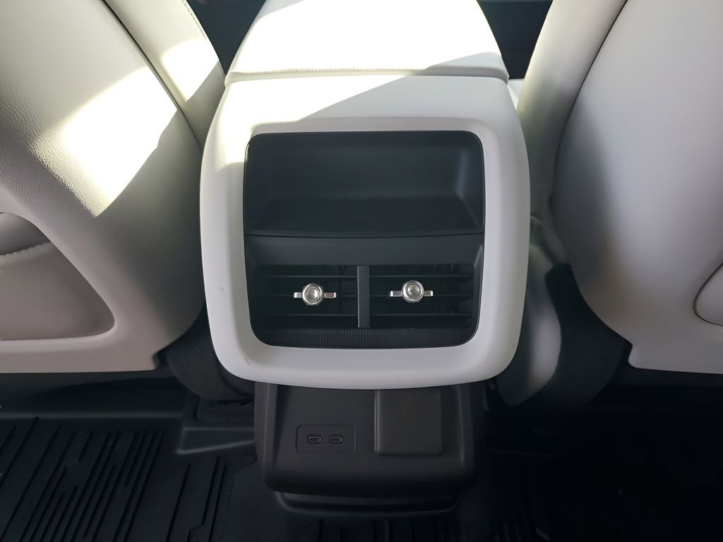 New 2026 Cadillac Lyriq Premium Luxury w/ LPO, Floor Liner Package image 21