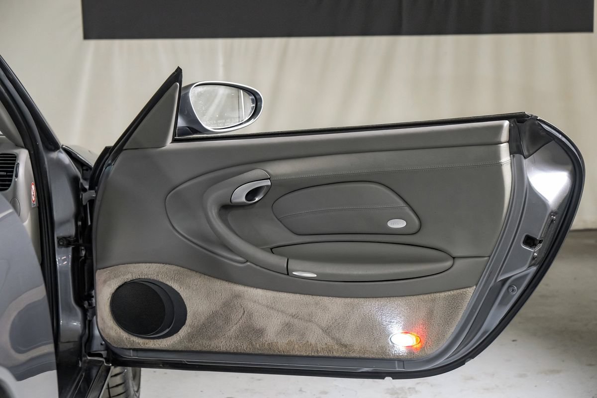 Used 2001 Porsche 911 Carrera RWD image 29