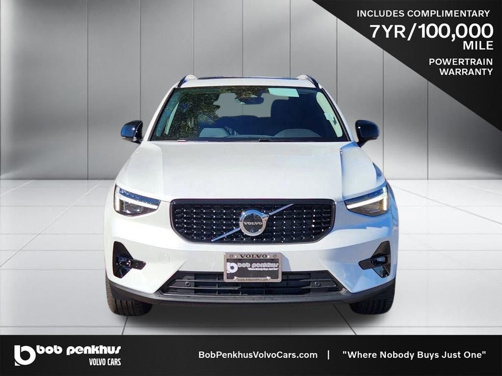 New 2026 Volvo XC40 B5 Plus w/ Protection Package Premier AWD/4WD image 25