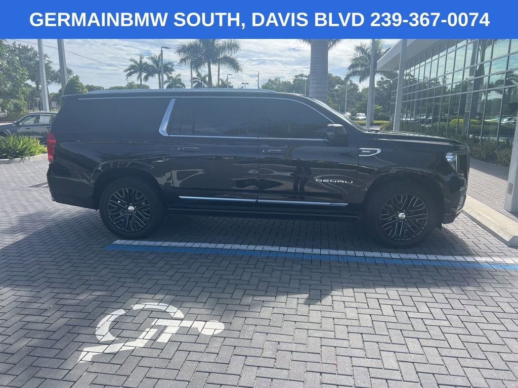Used 2021 GMC Yukon XL Denali w/ Denali Premium Package AWD/4WD image 4