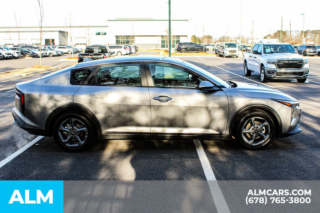 Used 2025 Kia K4 LXS image 9