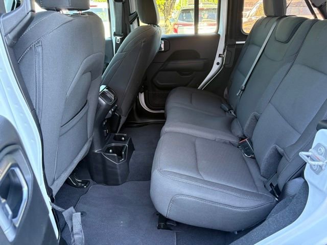 Used 2023 Jeep Wrangler Sahara image 28