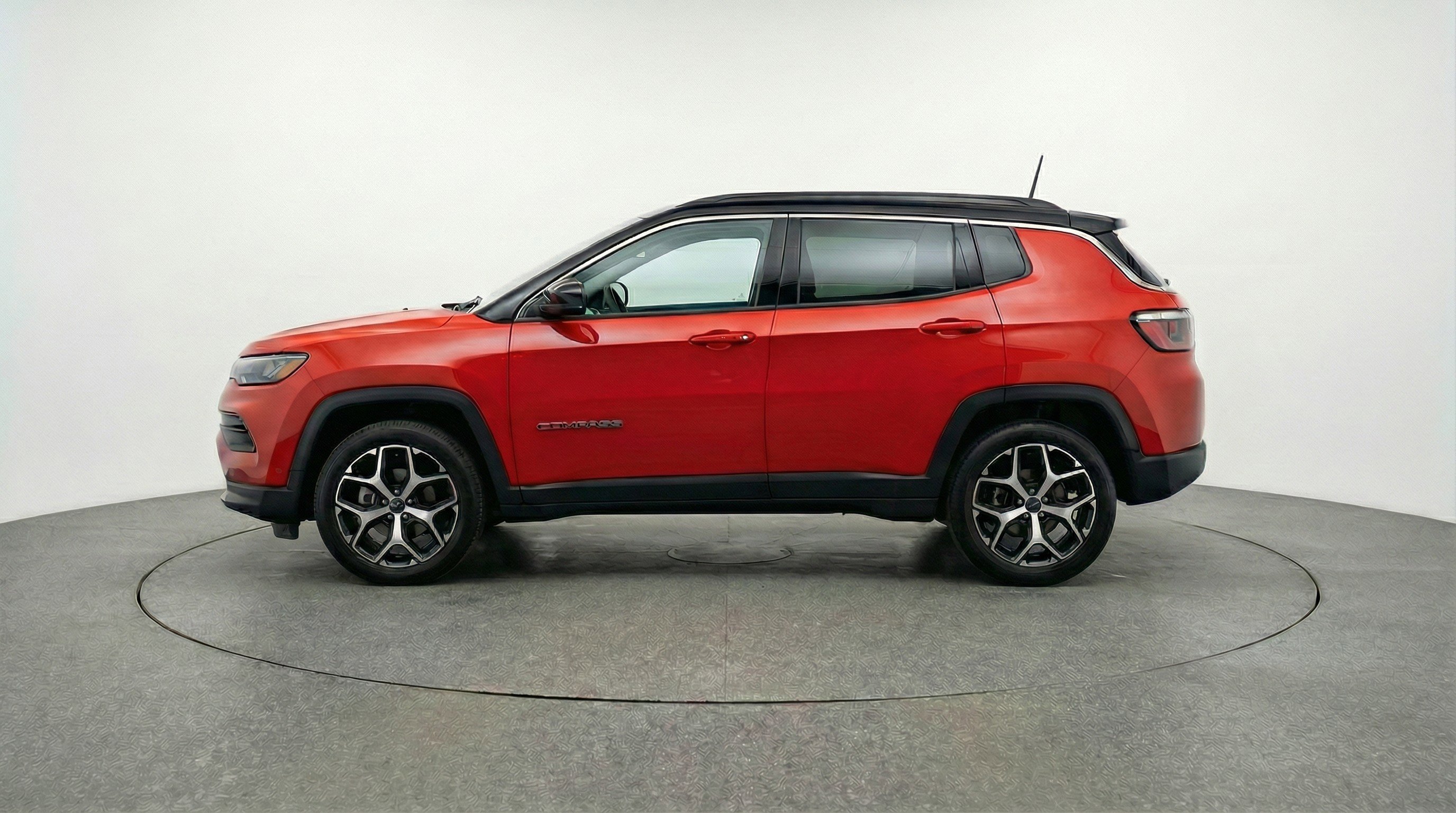 Used 2025 Jeep Compass Limited AWD/4WD image 5