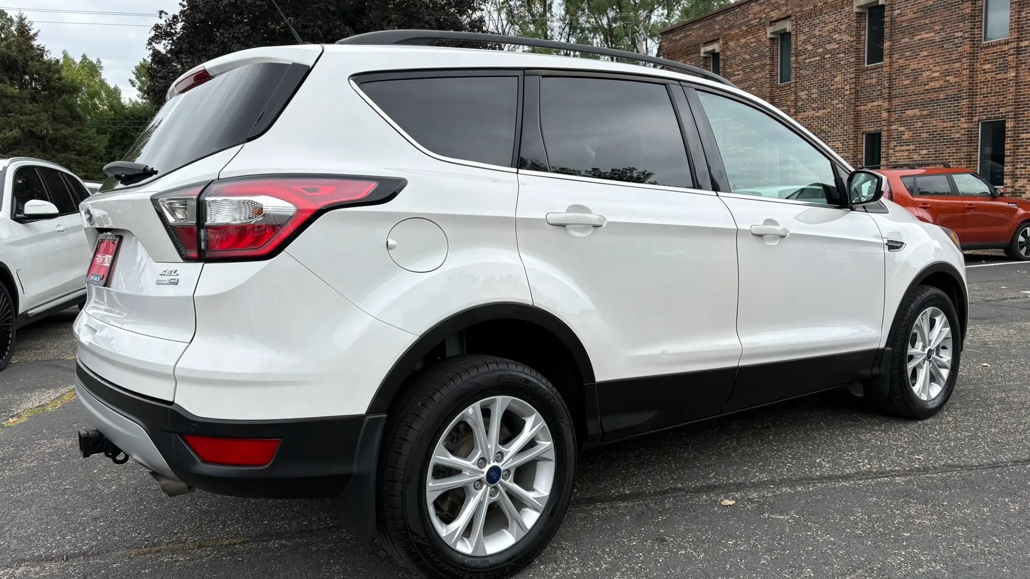 Used 2018 Ford Escape SEL w/ Ford Safe & Smart Package AWD/4WD image 11