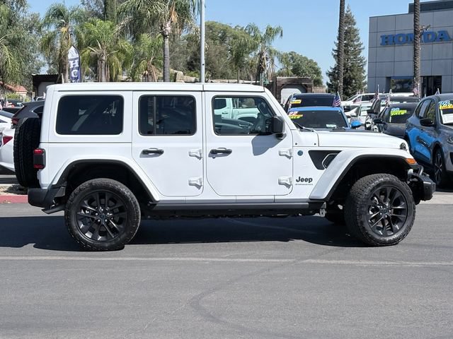 Used 2025 Jeep Wrangler Unlimited Sahara AWD/4WD image 4