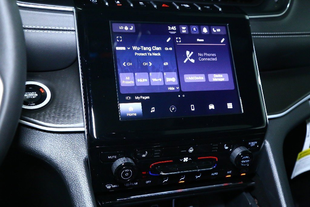 Used 2025 Jeep Grand Cherokee Altitude image 26