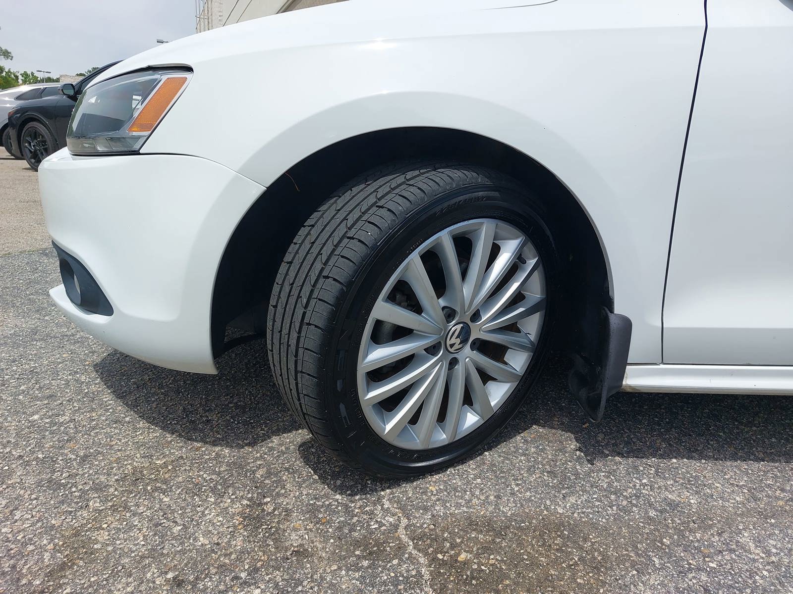 Used 2014 Volkswagen Jetta SEL FWD image 32