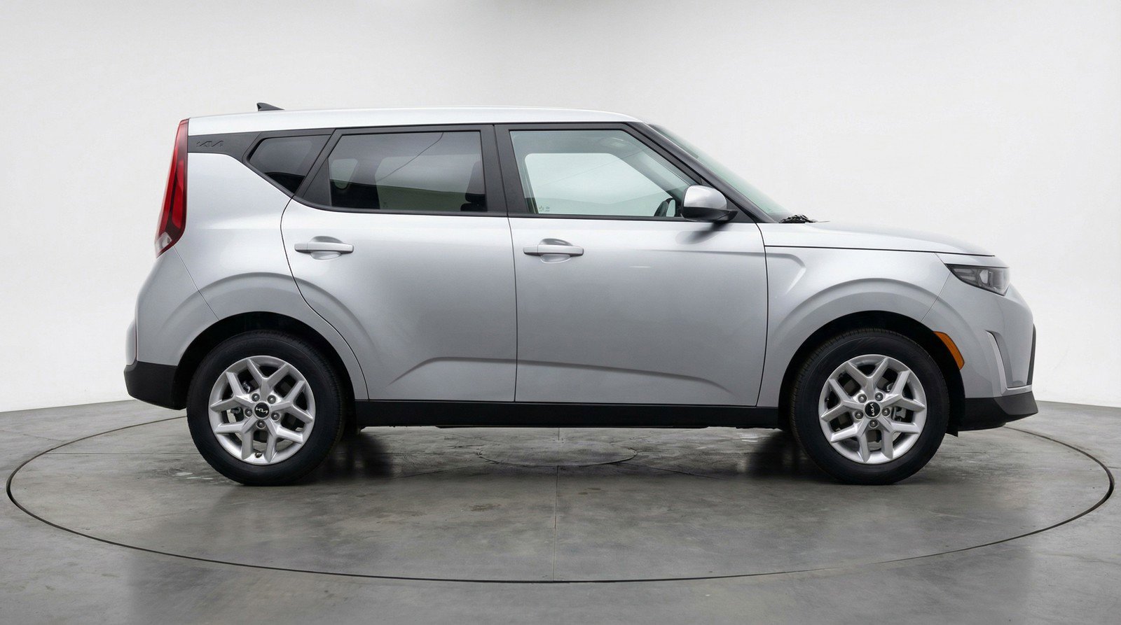 Used 2025 Kia Soul LX w/ LX Technology Package image 11