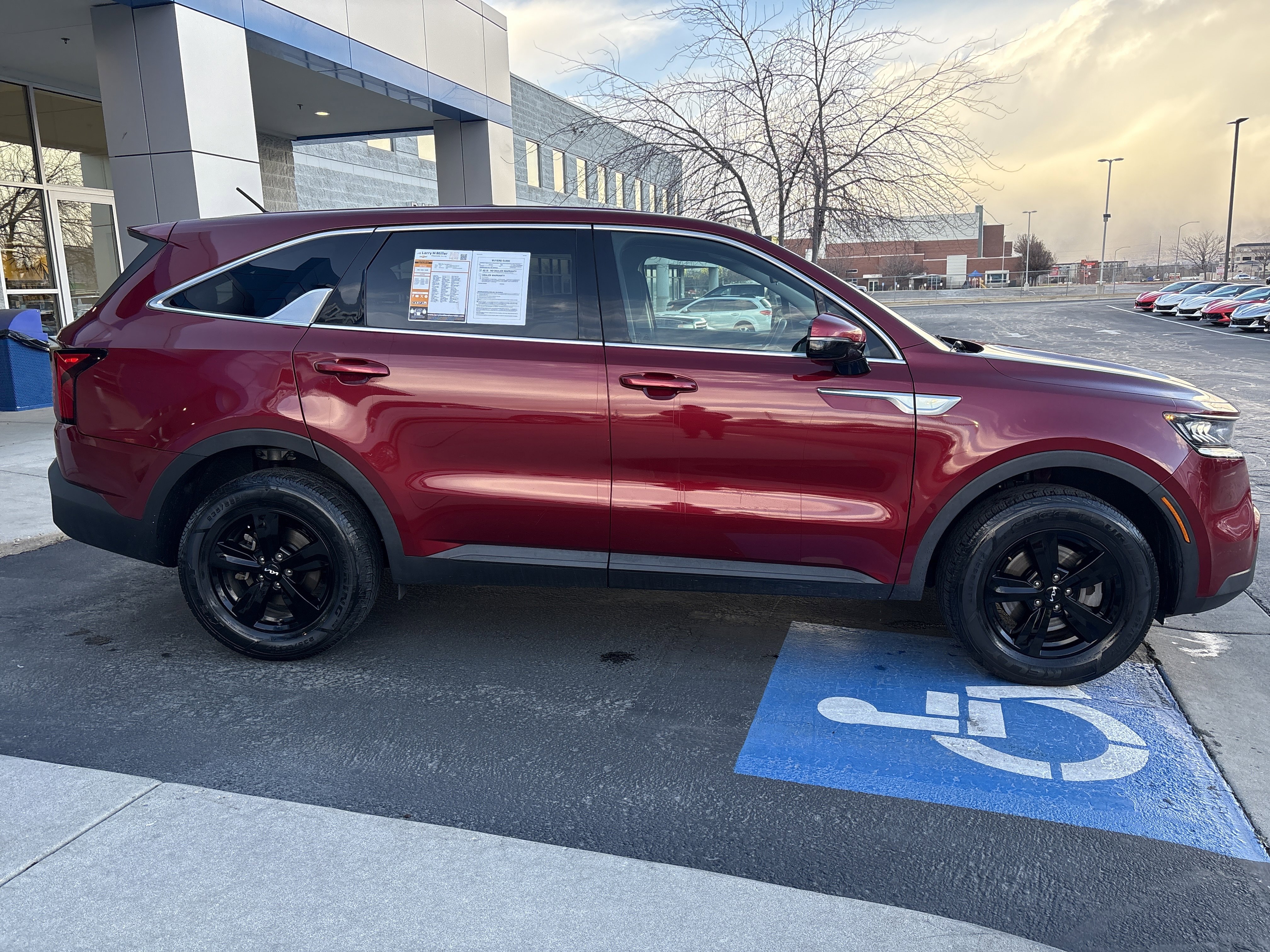 Used 2022 Kia Sorento LX image 6