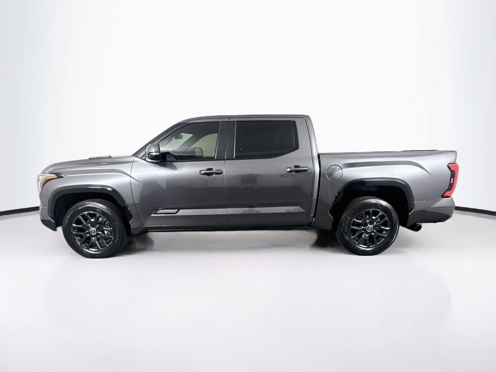 Used 2024 Toyota Tundra Platinum AWD/4WD image 14
