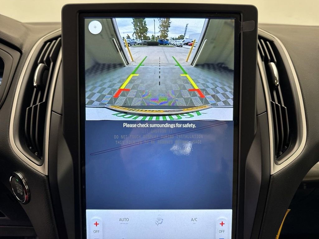 New 2024 Ford Edge SE image 8