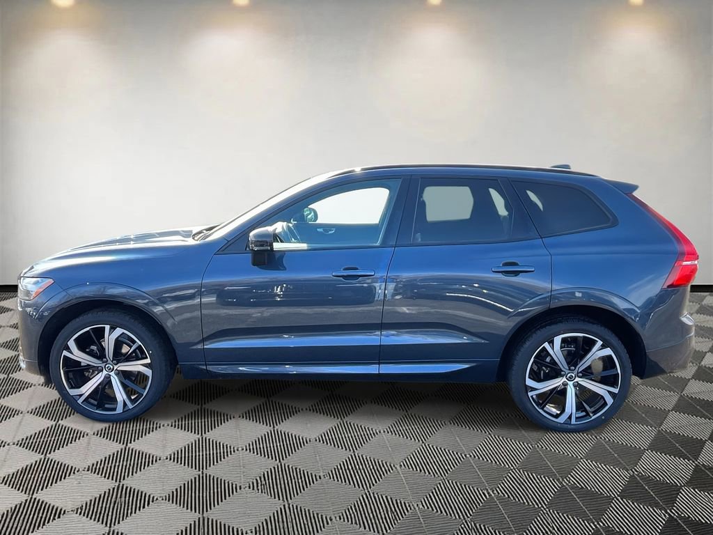 Used 2022 Volvo XC60 B5 R-Design w/ Climate Package image 6