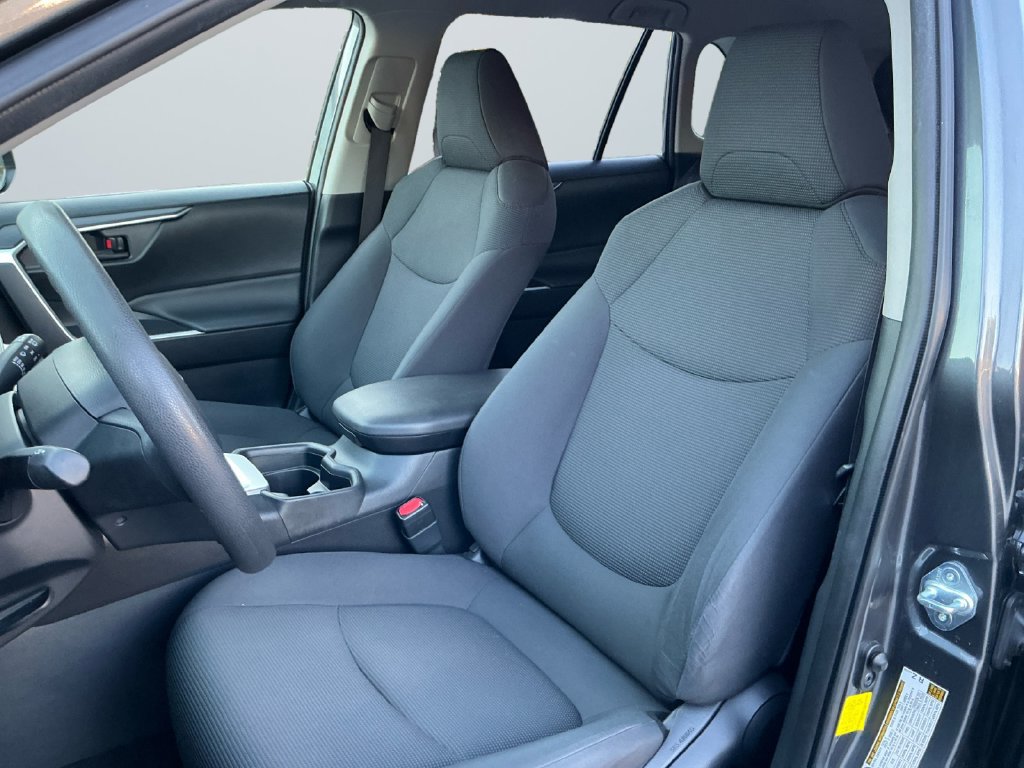 Used 2019 Toyota RAV4 LE w/ All Weather Liner Package AWD/4WD image 10