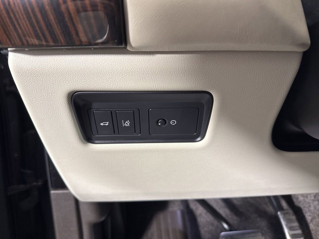 Used 2017 Land Rover Range Rover Supercharged image 23