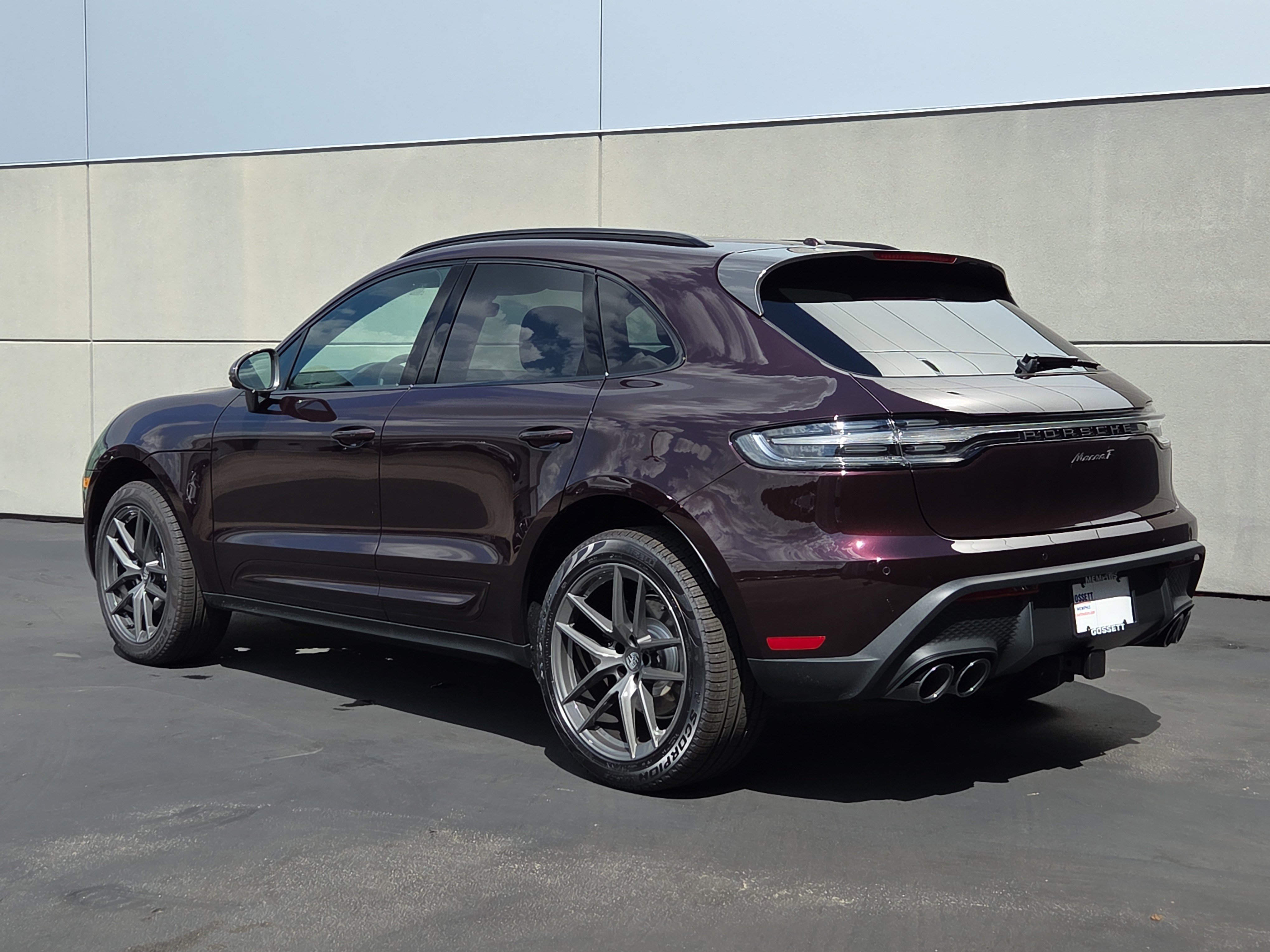 Used 2025 Porsche Macan AWD/4WD image 3