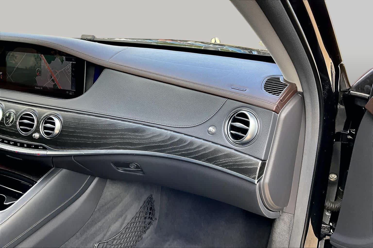 Used 2018 Mercedes-Benz S 560 Sedan image 18