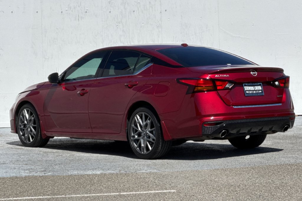 Used 2023 Nissan Altima 2.0 SR FWD image 5