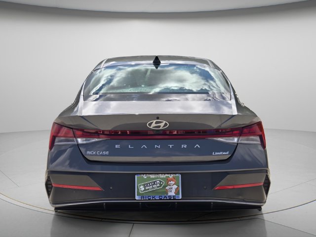 Used 2024 Hyundai Elantra Limited FWD image 5
