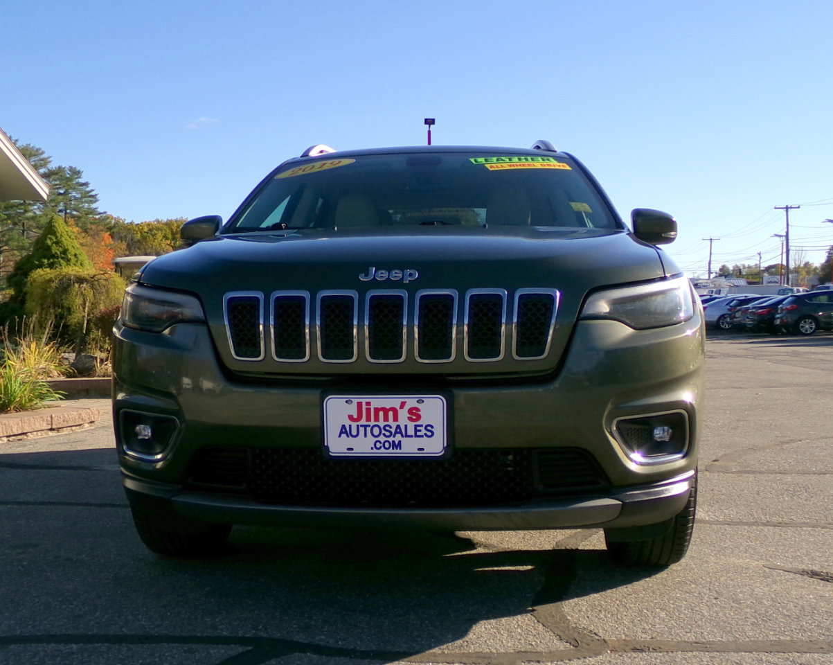 Used 2019 Jeep Cherokee Limited image 4