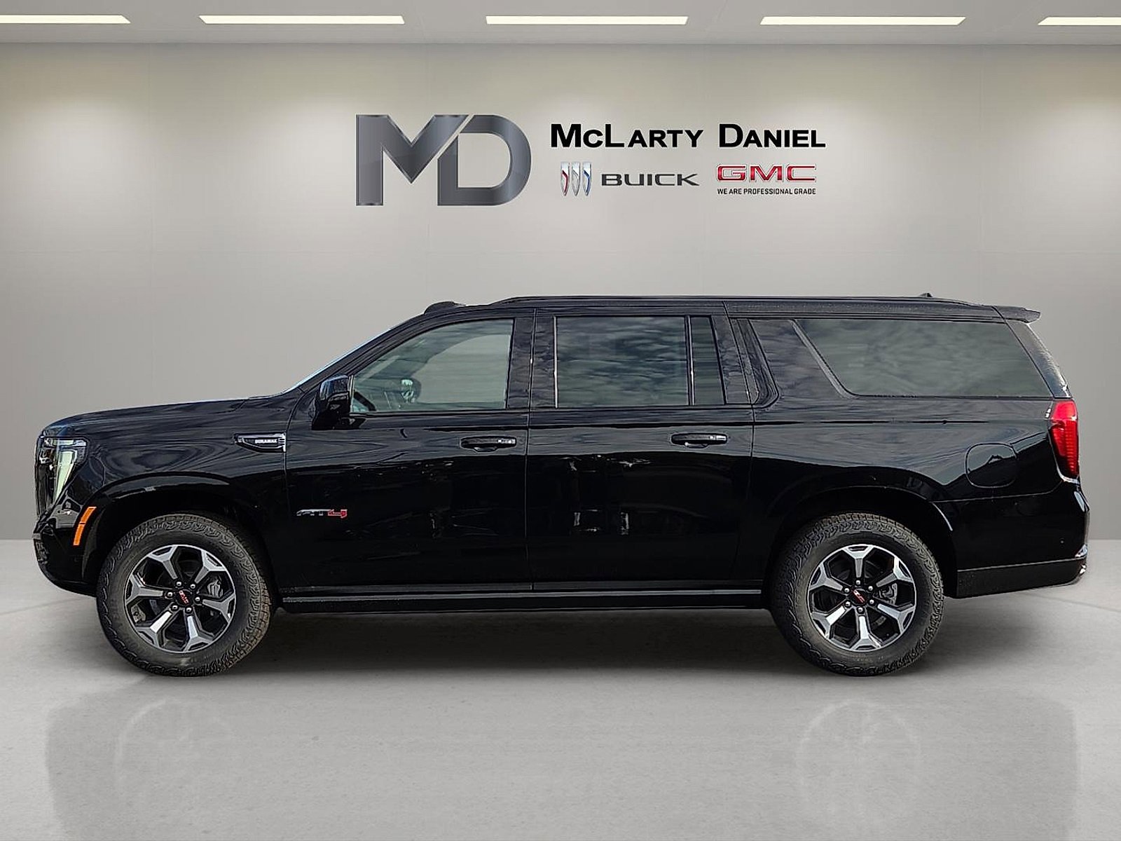 New 2026 GMC Yukon XL AT4 w/ AT4 Premium Plus Package image 3