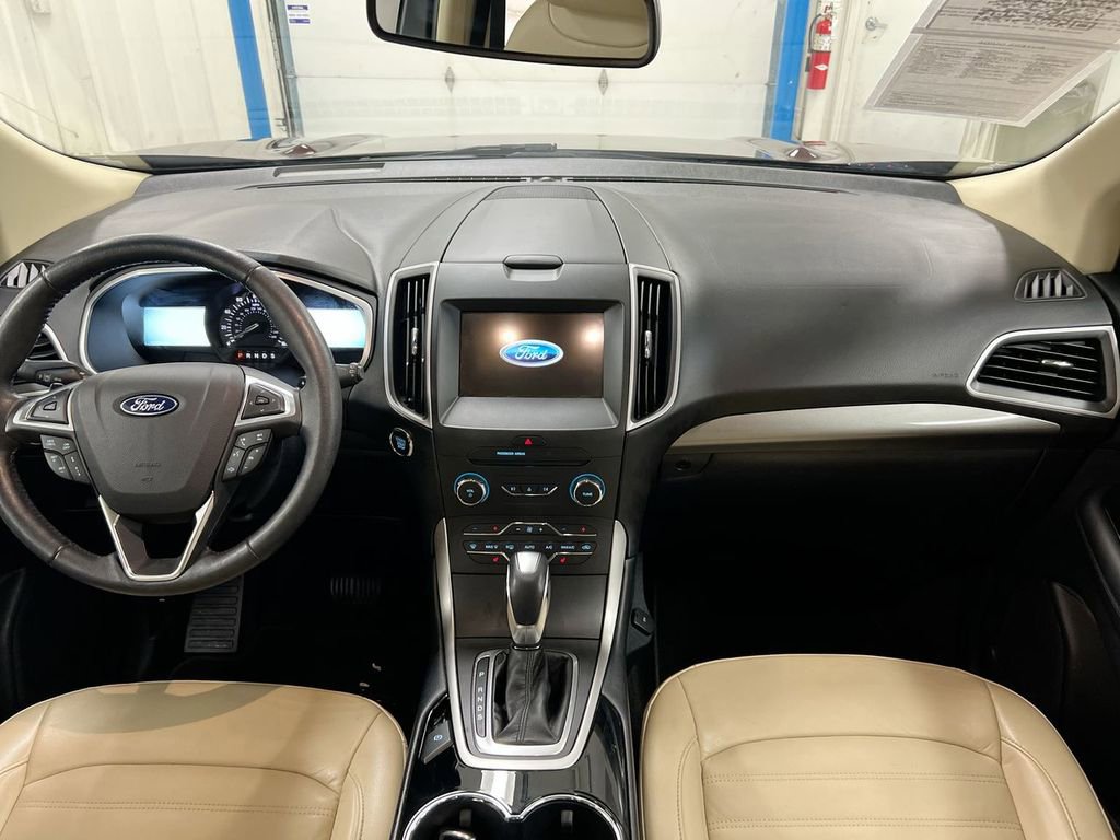 Used 2018 Ford Edge SEL w/ Equipment Group 201A FWD image 10