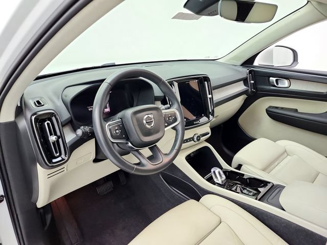 Certified 2023 Volvo XC40 B5 Plus w/ Protection Package Premier AWD/4WD image 16