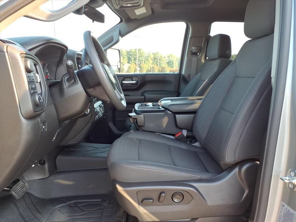 Used 2025 Chevrolet Silverado 2500 Custom w/ Custom Convenience Package AWD/4WD image 3