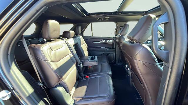 Certified 2025 Ford Explorer Platinum image 21