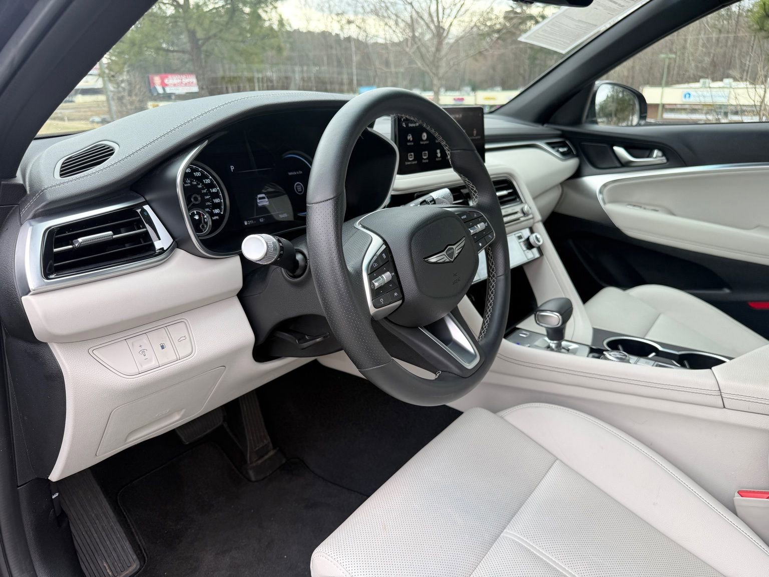 Used 2025 Genesis G70 2.5T image 21