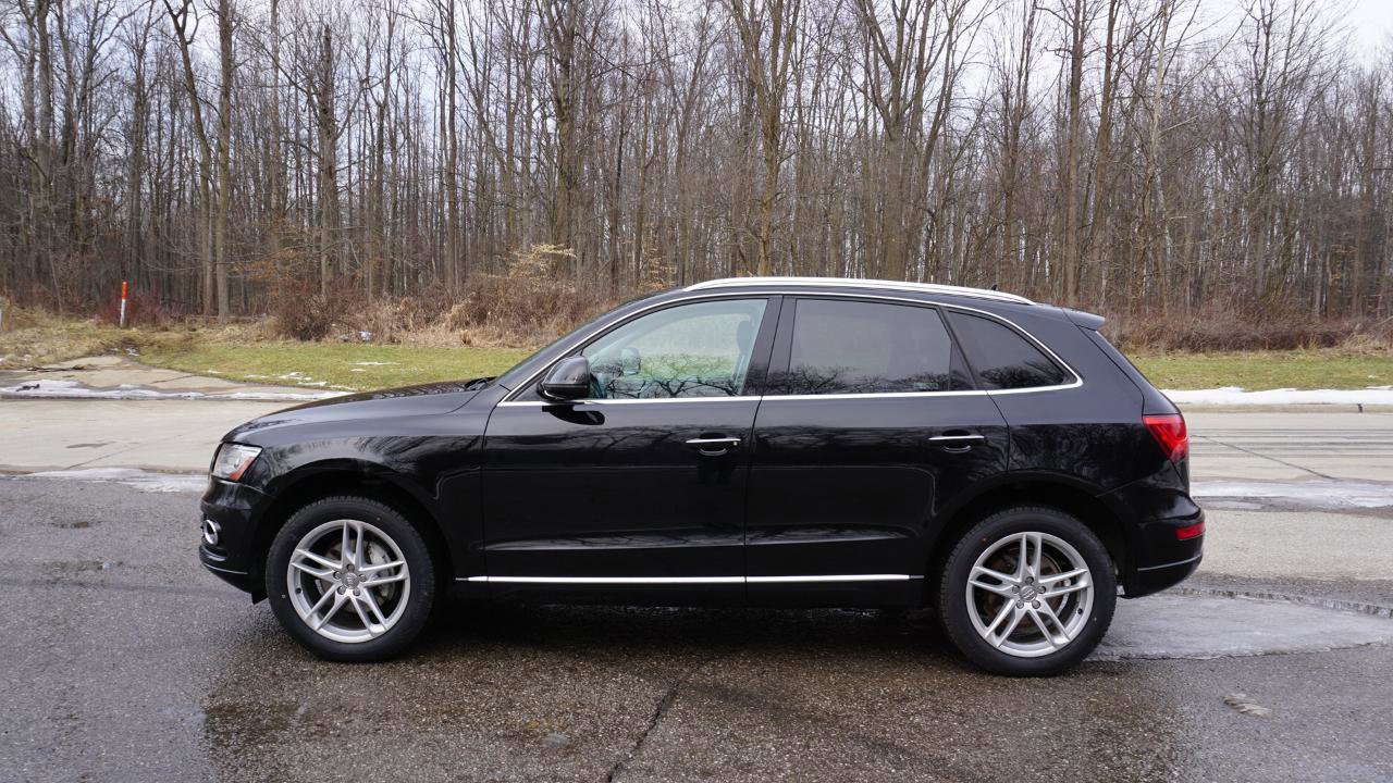 Used 2016 Audi Q5 2.0T Premium Plus w/ Technology Package AWD/4WD image 2
