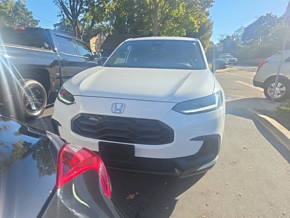 Used 2024 Honda HR-V Sport image 3