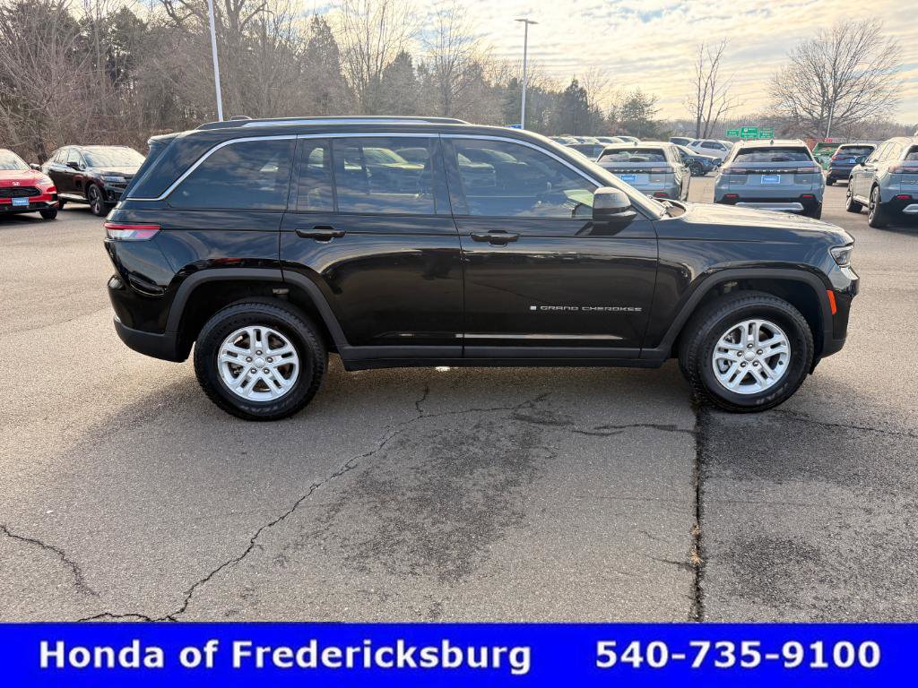 Used 2023 Jeep Grand Cherokee Laredo image 7