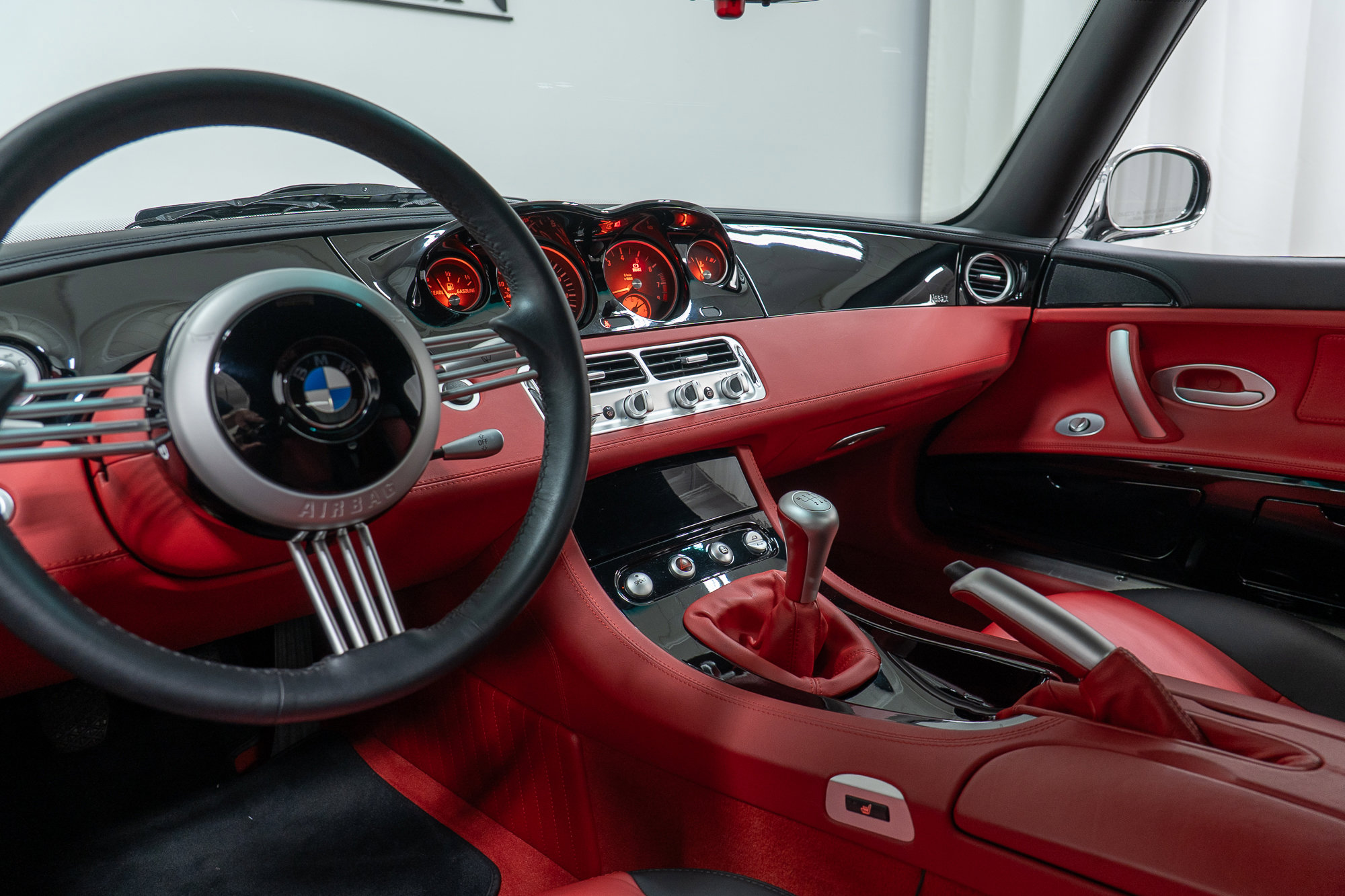 Used 2002 BMW Z8 RWD image 19