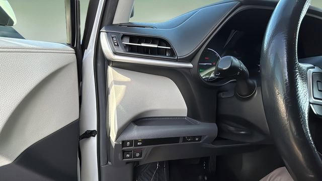 Used 2023 Toyota Sienna XLE w/ XLE Plus Package image 22
