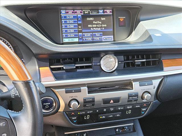 Used 2025 Lexus ES 300h w/ Premium Package FWD image 13