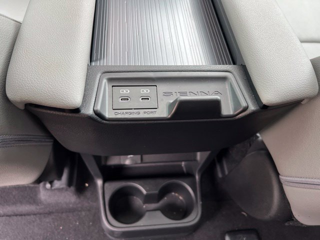 Used 2025 Toyota Sienna XLE w/ XLE Plus Package AWD/4WD image 28
