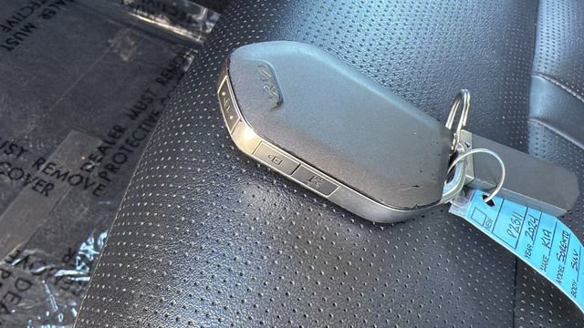 Used 2024 Kia Sorento S image 29